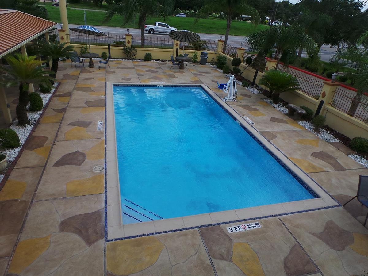 Americas Best Value Inn & Suites-Alvin/Houston Exterior photo